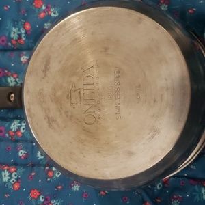 Oneida Immaculate 18/10 Stainless Steel Sauce Pot